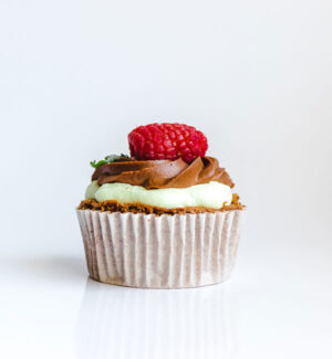 strawberry-creamy-muffin